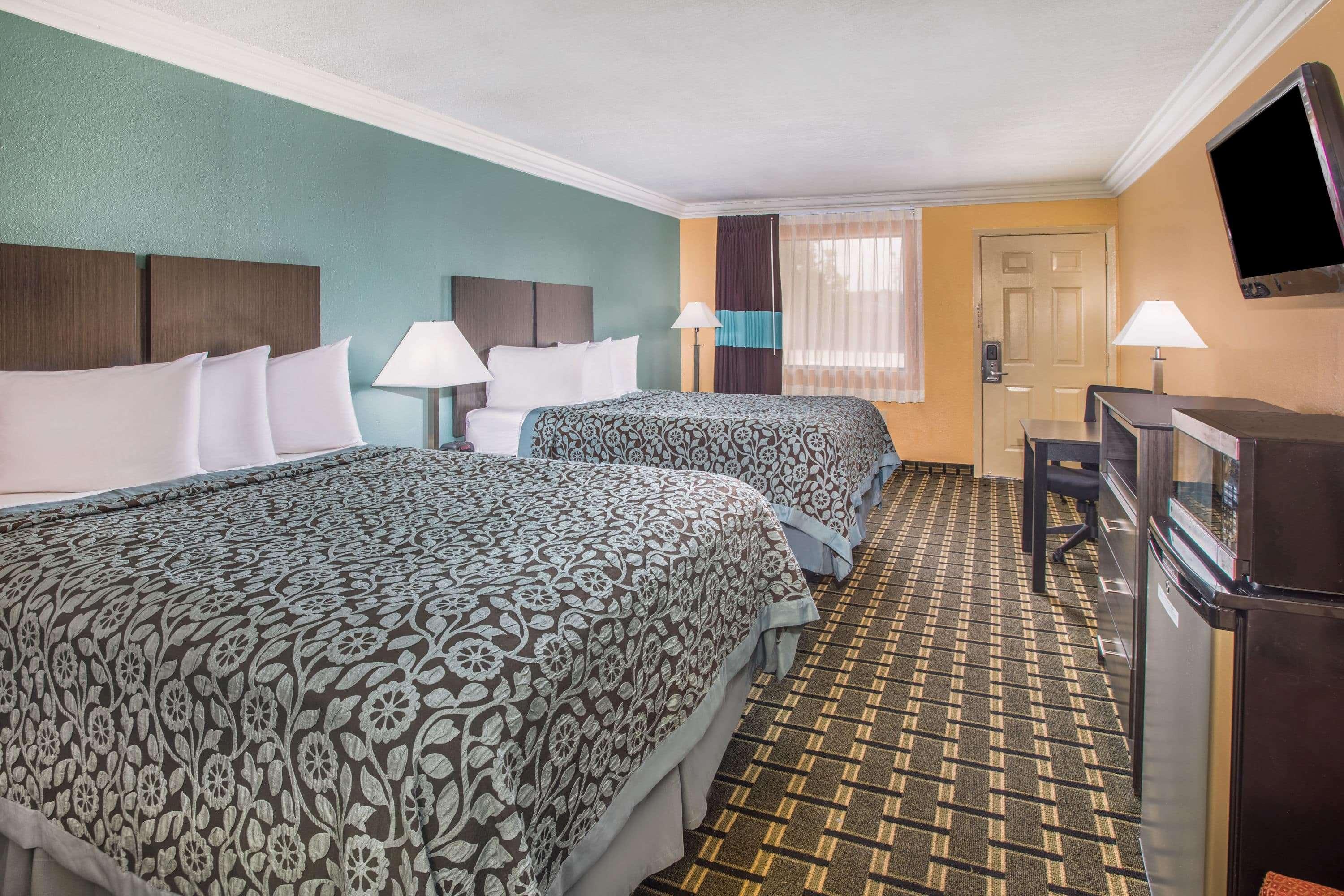 Days Inn By Wyndham Crowley Exteriér fotografie