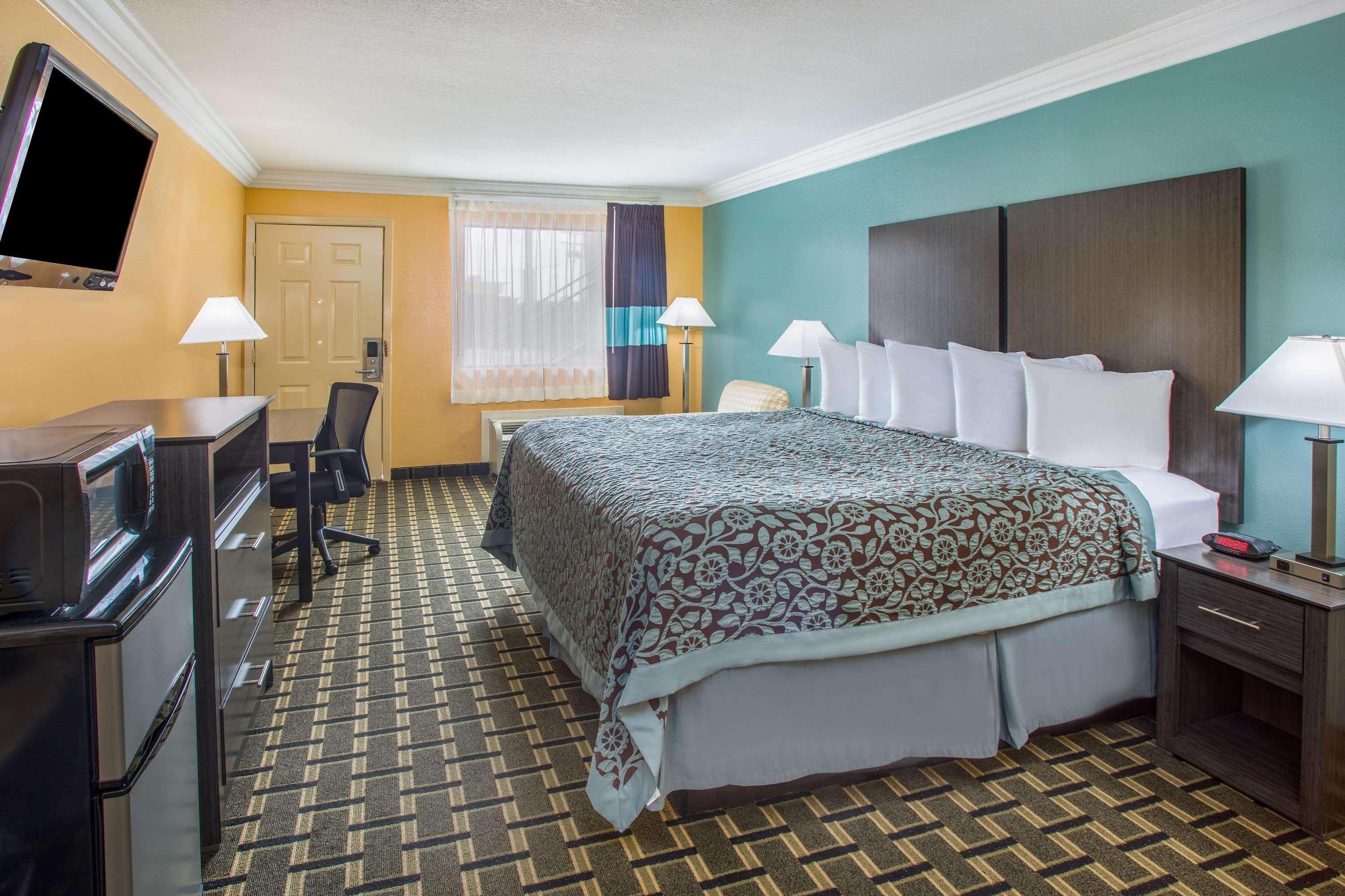 Days Inn By Wyndham Crowley Exteriér fotografie